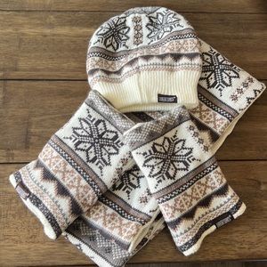 Mukluks hat, hand warmer, scarf set.